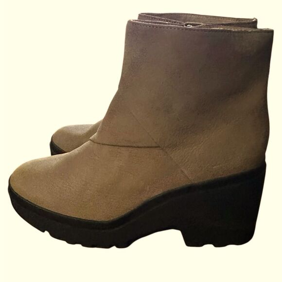 Eileen Fisher Kard Ankle Booties 8.5 Tan
NWOB Platform Wedge Boots Leather - Picture 3 of 10